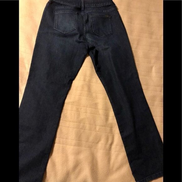 Nice dark straight jeans by Jennifer Lopez in size 6 - Picture 2 of 2